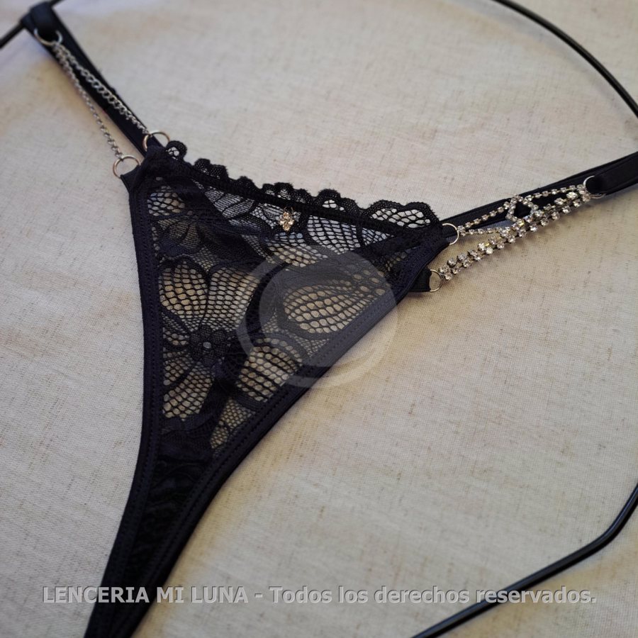 EROTIK LESS C/ BRETEL STRASS LALI