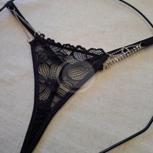 EROTIK LESS C/ BRETEL STRASS LALI