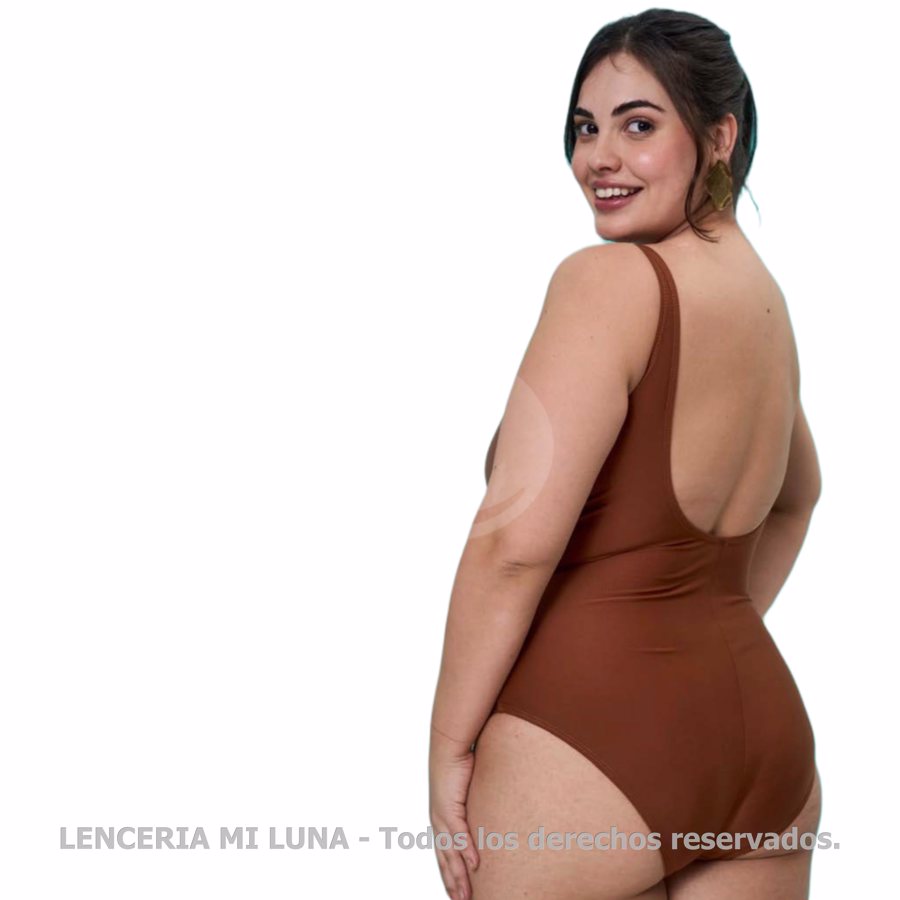 YAMIEL entera lisa con nudo en escote