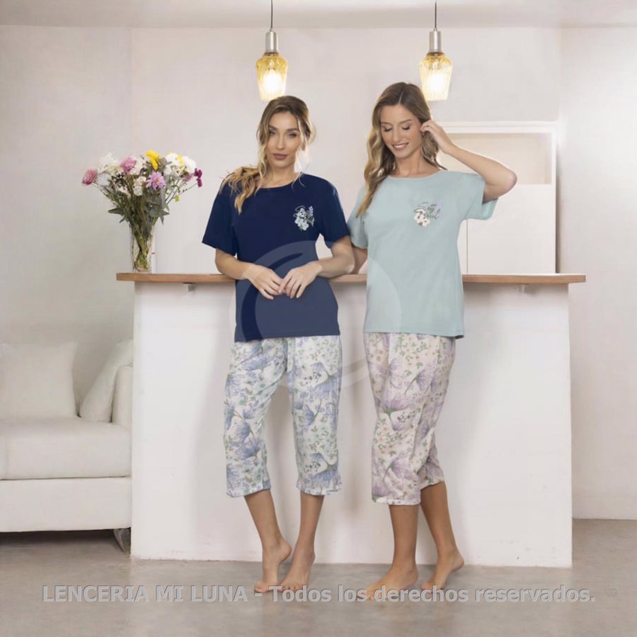 LENCATEX Pijama de jersey con capri - Línea flores