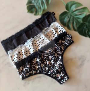SAYKA DOCENA Culotte less microfibra estampada c/puntilla