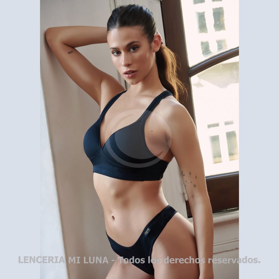 FRASHE CONJUNTO DEPORTIVO DE MICROFIBRA BASICO CON TAZA TRIANGULO Y COLALESS